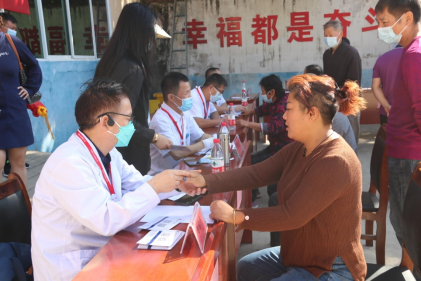 河南省洛陽正骨醫(yī)院(河南省骨科醫(yī)院)到王孟鎮(zhèn)開展惠民義診活動1136