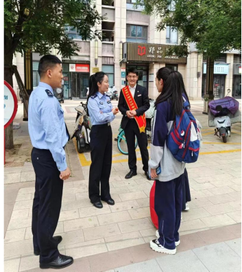 全民反詐 你我同行——中信銀行鄭州分行警銀聯(lián)合反詐宣傳走進(jìn)社區(qū)、公園131