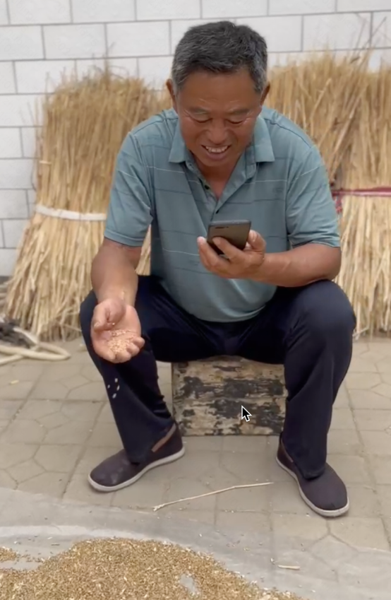 河南一種地種樹(shù)的六旬大爺 因rap收獲近兩百萬(wàn)粉絲3119