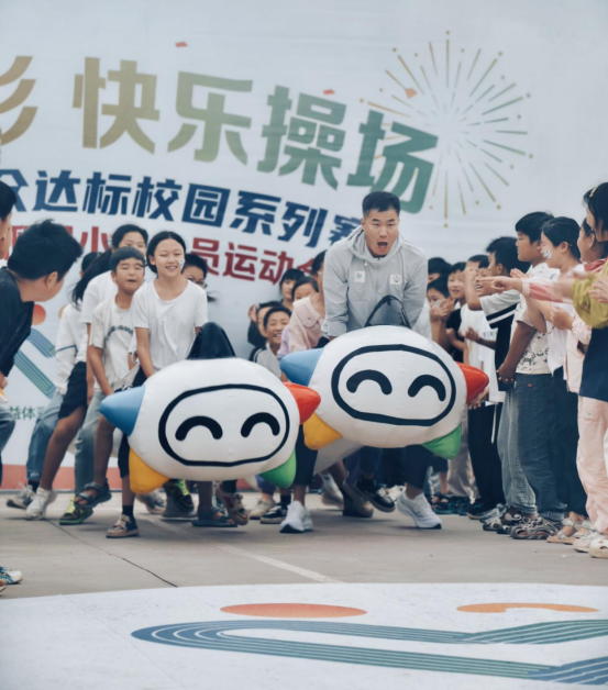 體育夢想照進(jìn)現(xiàn)實(shí) 前田徑運(yùn)動員史冬鵬驚喜432