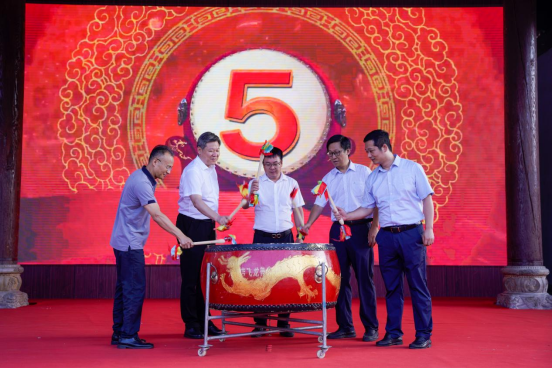 （終稿）打通金融教育最后一公里！中國(guó)人壽核心駐豫單位走進(jìn)登封袁橋古村488