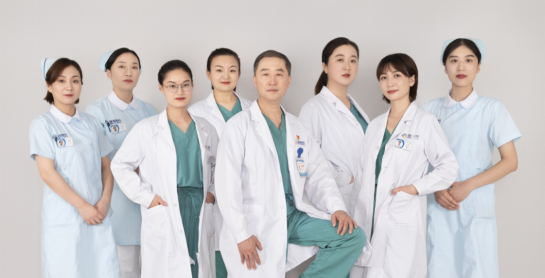 無(wú)懼時(shí)光·守護(hù)銀齡|鄭州普瑞眼科詳解白內(nèi)障手術(shù)什么時(shí)候做效果最好9.231089