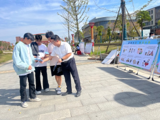 建信人壽信陽(yáng)中支組織開展“清廉金融知識(shí)進(jìn)校園”宣傳活動(dòng)390